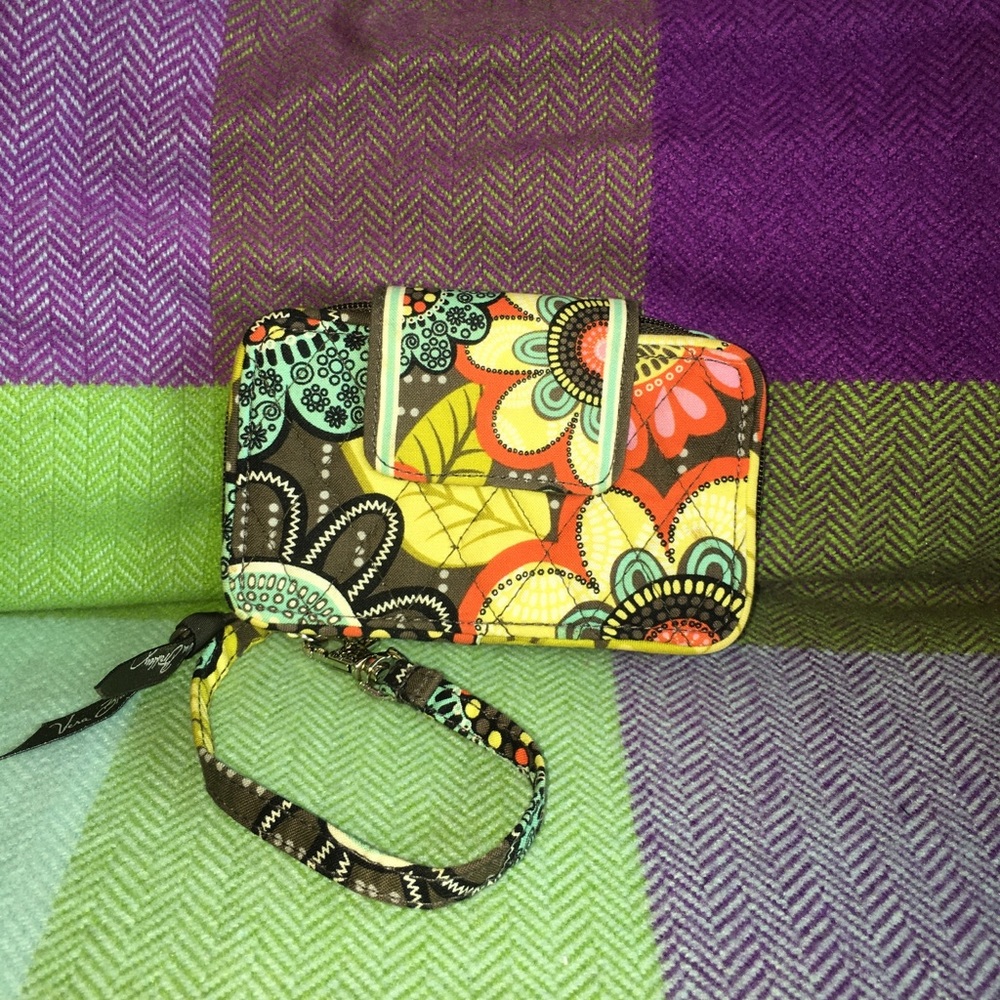 VERA BRADLEY Wristlet Wallet in Flower Shower